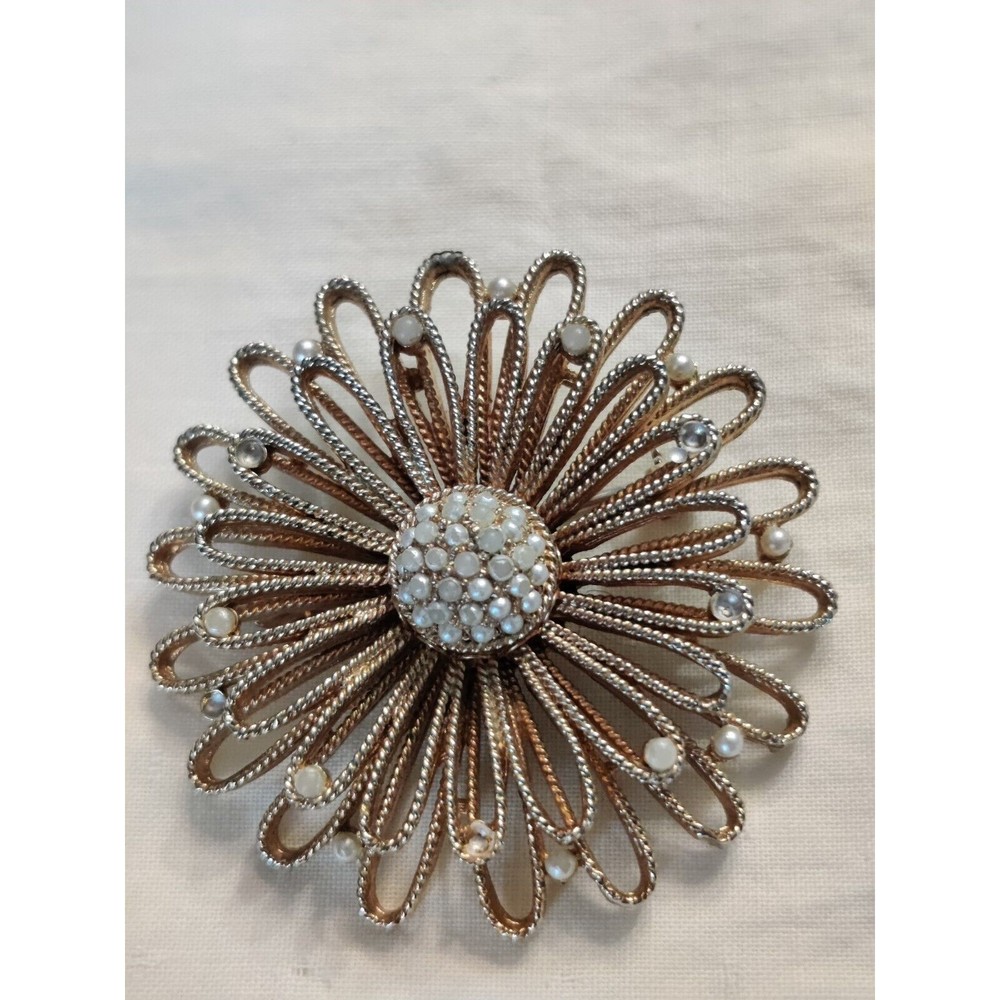 Vintage Capri Pearl Two Tier gold-tone brooch, Read!